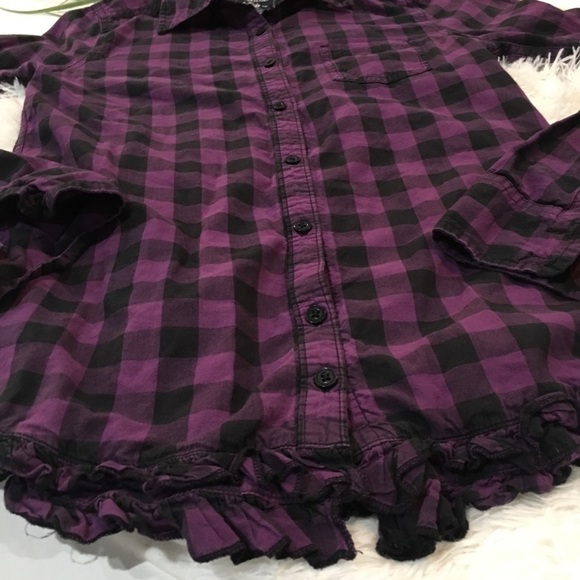 Victoria’s Secret Pink Plaid Ruffle button down purple black small - Picture 4 of 8